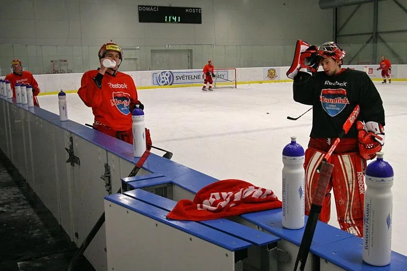 Letní příprava HC Mountfield v Hokejovém centru Pouzar
