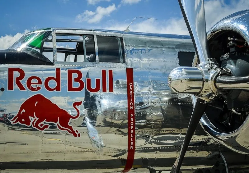Trénink Flying Bulls leteckého týmu Red Bullu