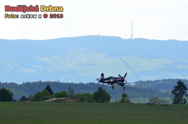 Trénink Flying Bulls leteckého týmu Red Bullu