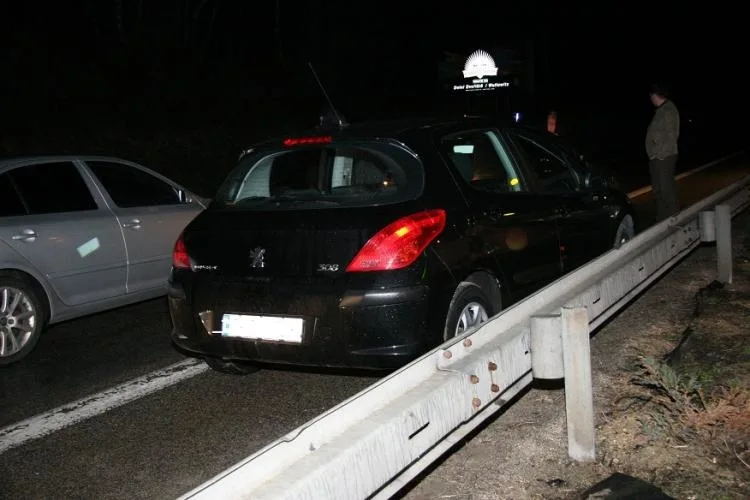 Zadržení pachatelů loňského případu, kteří namontovali skimmovací zařízení na bankomat na náměstí Přemysla Otakara II.