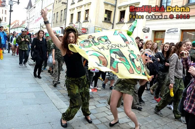 Majálesový průvod 2013