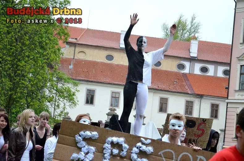 Majálesový průvod 2013