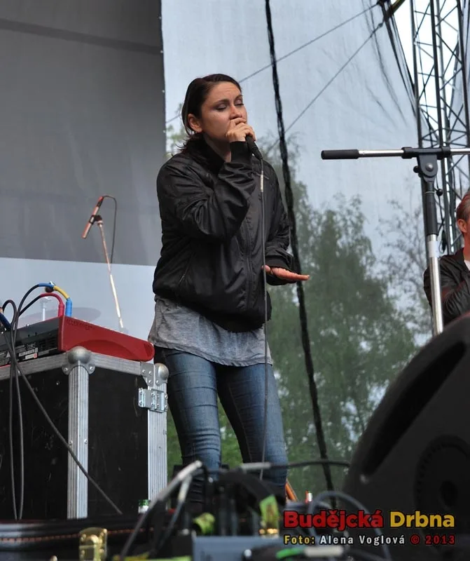 Lenka Dusilová zpívala písně z nového alba Baromantika