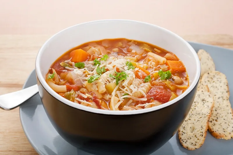 Polévka minestrone z jednozrnky