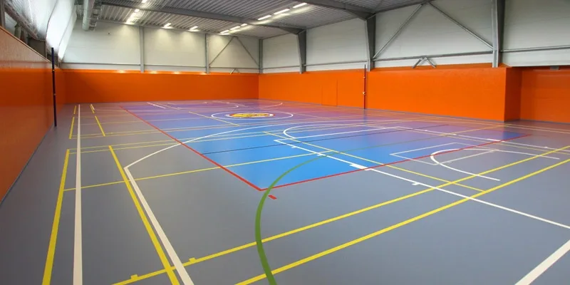 Sportovní hala v HOKEJOVÉM CENTRU POUZAR
