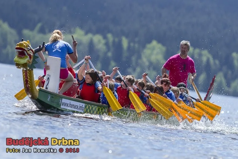Závody Dračích lodí na Lipně 2013
