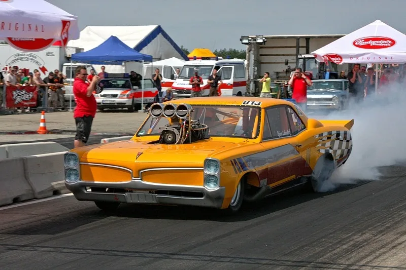 Dragsterové závody uvidí diváci na bechyňském letišti
