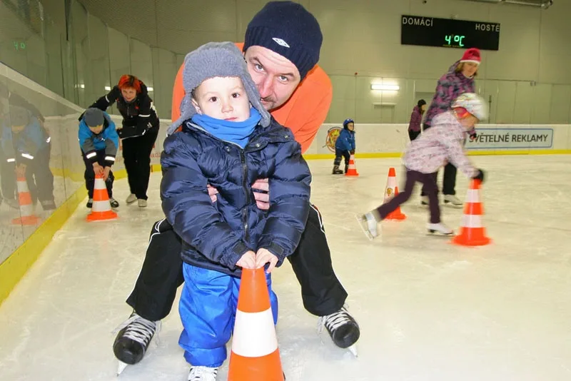 Veřejné bruslení v HOKEJOVÉM CENTRU POUZAR