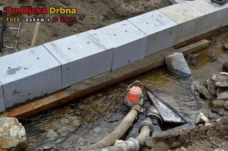 Rekonstrukce jezu Jelení lávka Český Krumlov - stavební práce finišují