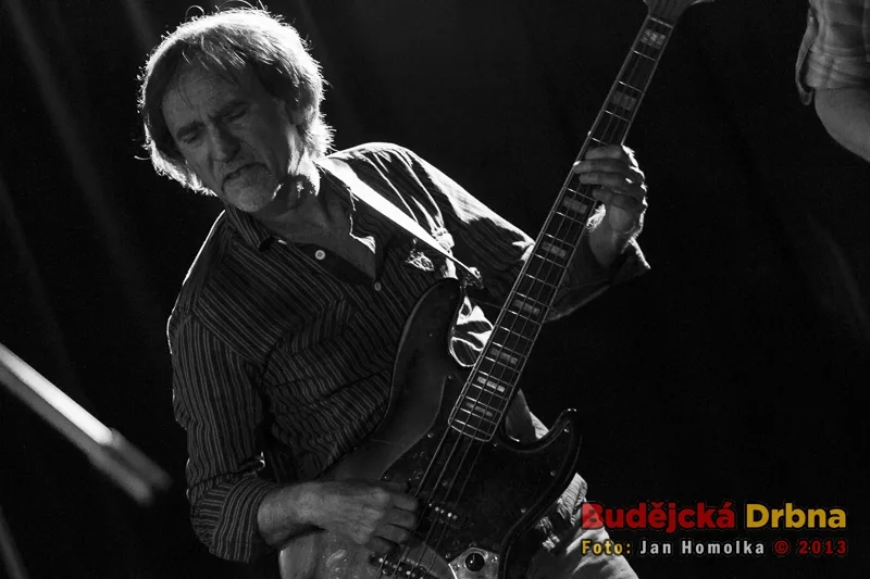 Koncert kapely November 2nd v Café Klubu Slavie