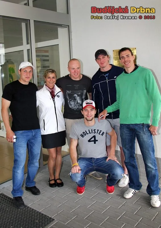 Návštěva hokejistů HC Mountfield na Dětském oddělení Nemocnice České Budějovice
