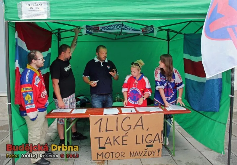 Stánek před budějckou radnicí