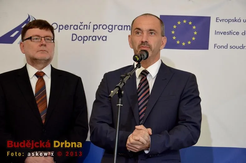 Ministr průmyslu a obchodu Martin Kuba s ministrem dopravy Zbyňkem Stanjurou