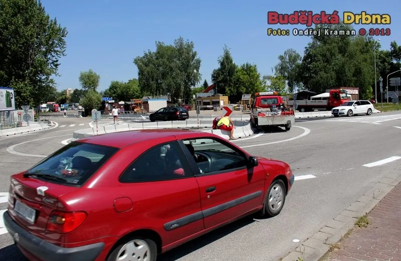 Nový kruhový objezd u Kauflandu