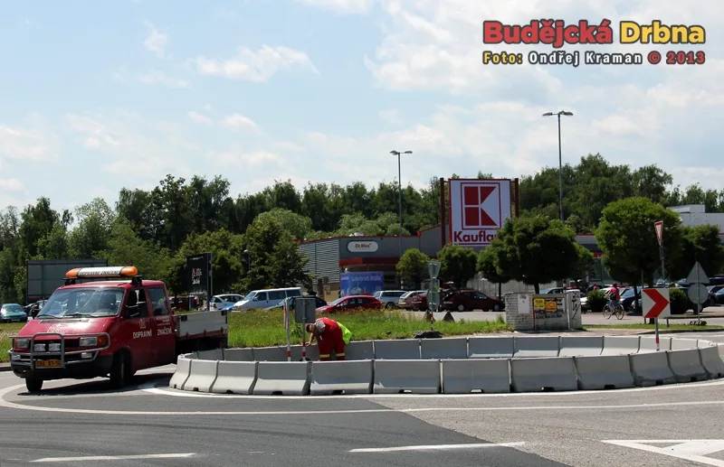 Nový kruhový objezd u Kauflandu
