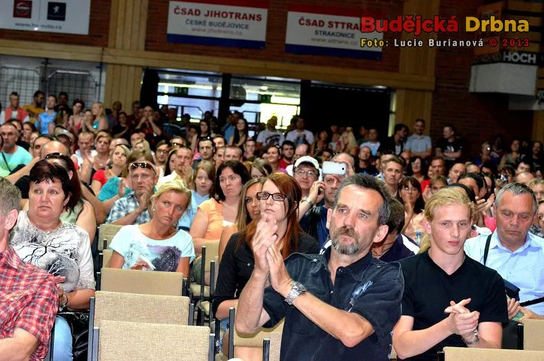 Veřejná diskuze ve Sportovní hale, Budějce 8.7.2013