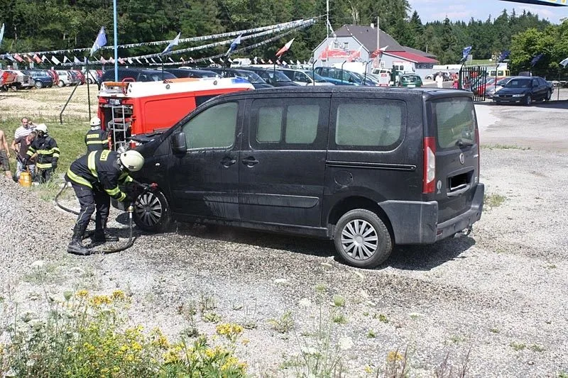 Požár Fiatu Scudo u Lišova