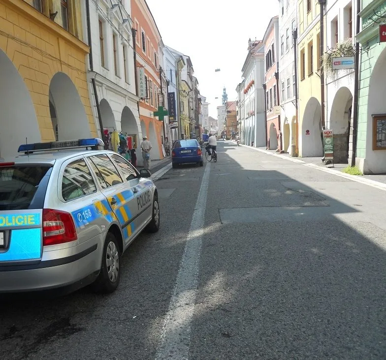 Lupič ze zlatnictví odnesl šperky za desítky tisíc korun