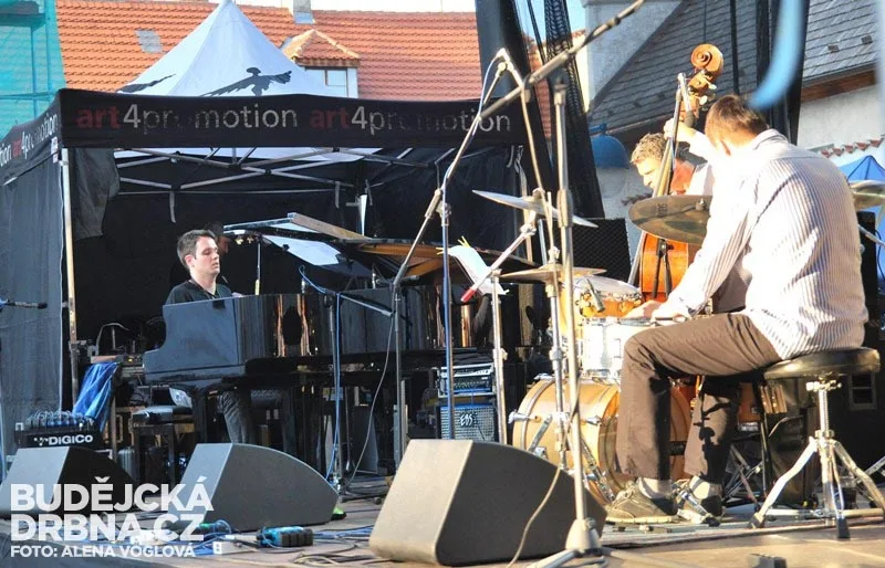 Nové Robert Balzar Trio představilo i písně z nové desky