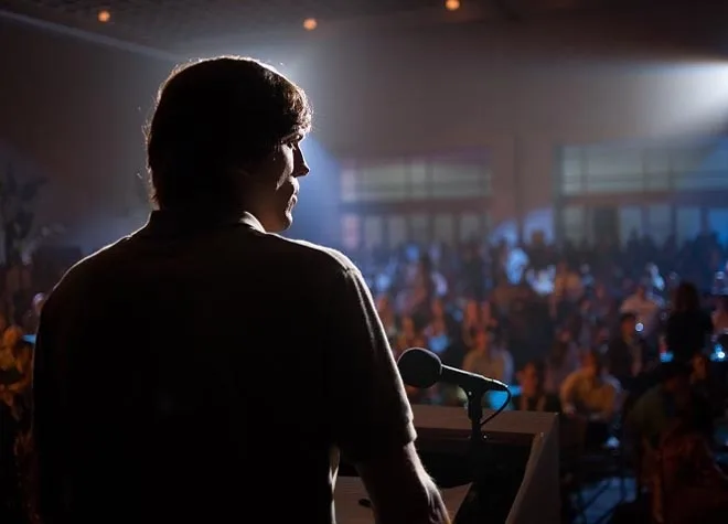 Ashton Kutcher jako Steve Jobs