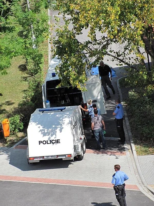 Na místě zasahovali pyrotechnici z Policejního prezidia