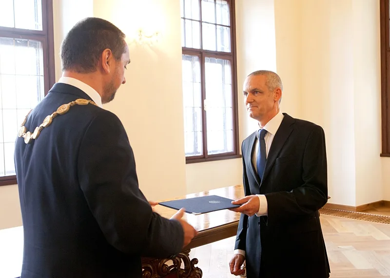 Předání ocenění z rukou primátora Juraje Thomy