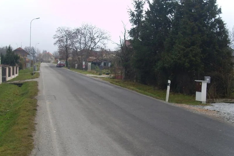 Poříčská ulice mezi Boršovem a Včelnou