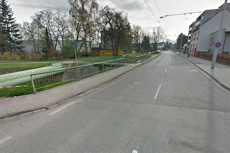 Lávka a zábradlí v křižovatce ulic Dobrovodská a Vodní se dočkají rekonstrukce