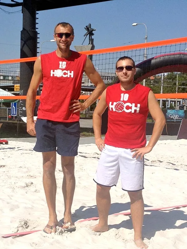 Jeden ze soutěžních párů - manažer Jihostroje Stanislav Pochop (vlevo) a Filip Matoušek