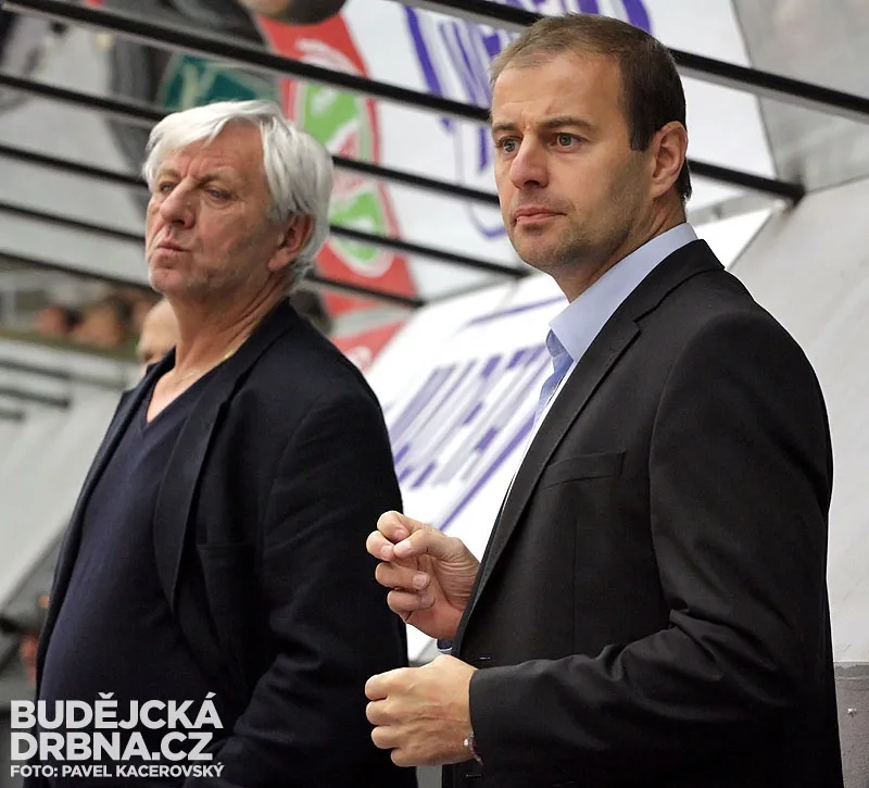 Domácí trenéři Radek Bělohlav a Jaroslav Jágr (zprava)
