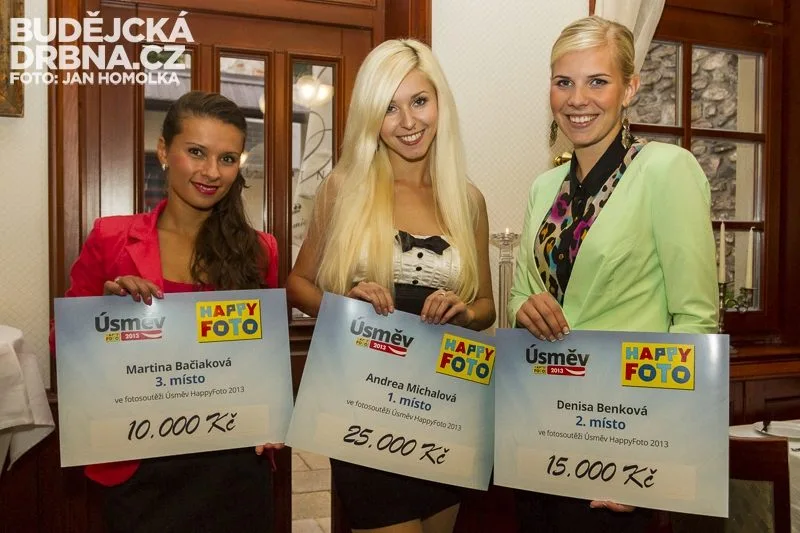 Dívky obdržely poukázky na finanční hotovost