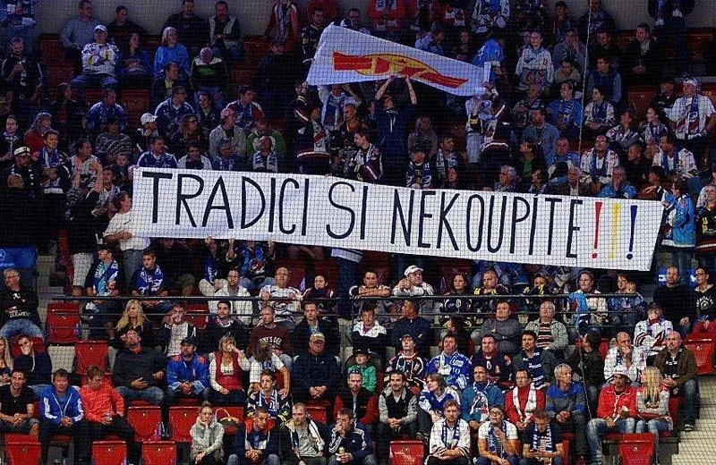 Chomutovští fanoušci v Karlových Varech