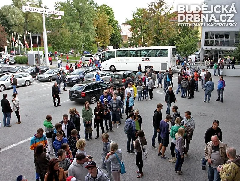 Fronty u pokladen Budvar Arény před domácím debutem proti Havlíčkovu Brodu