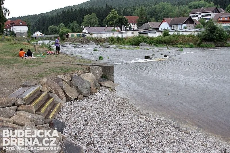 Jez v Loučovicích na Českokrumlovsku, kde došlo k jedné z největších letních tragédií