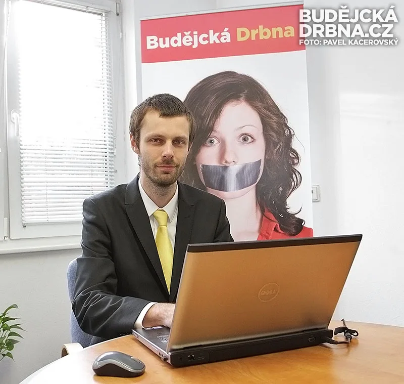 Šimon Heller při online chatu s čtenáři Budějcké Drbny