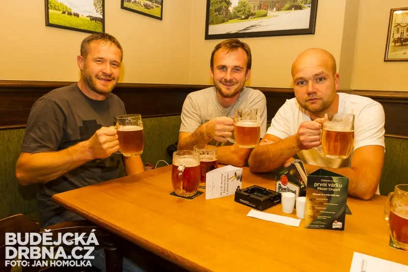 Koňský povoz přivezl do Budějc dubové sudy s nefiltrovaným plzeňským ležákem