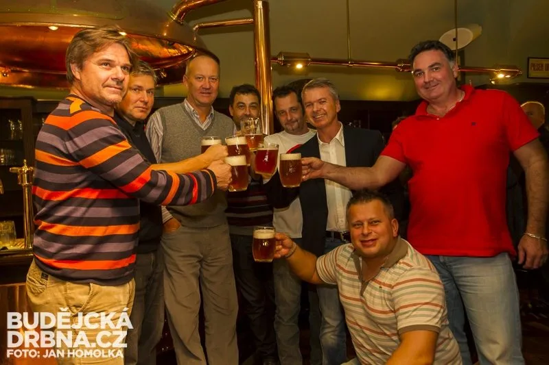 Koňský povoz přivezl do Budějc dubové sudy s nefiltrovaným plzeňským ležákem
