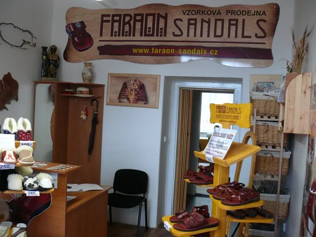 FARAON sandals