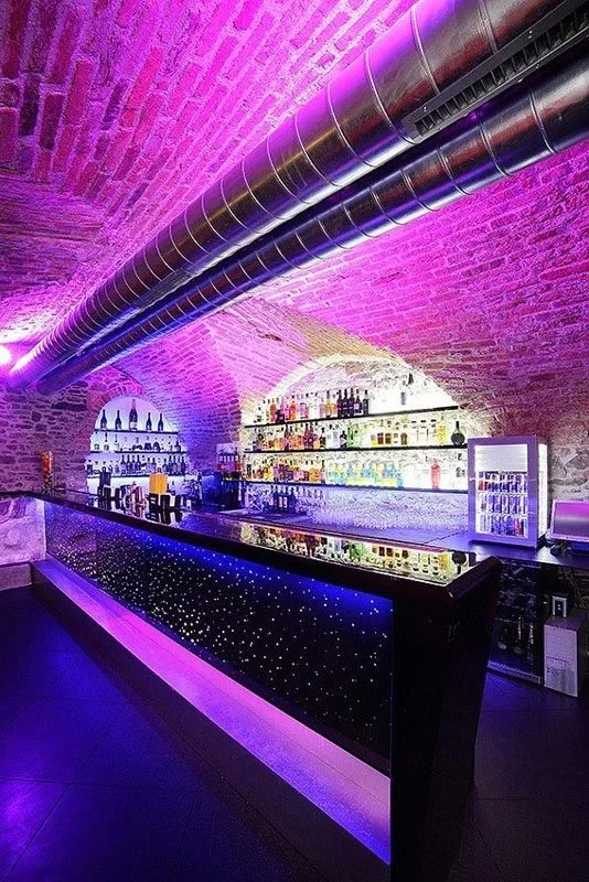 Dance bar Paradox