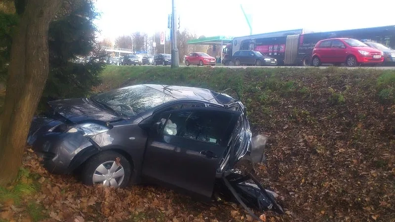 Toyota Yaris po havárii Na Dlouhé louce