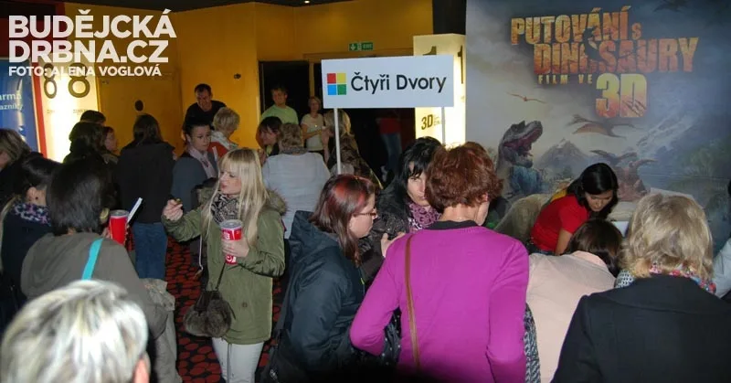 V předsálí bylo plno