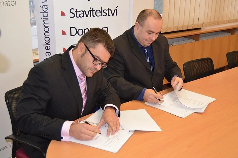 Podpis smlouvy o založení společného pracoviště VŠTE a JIKORDu