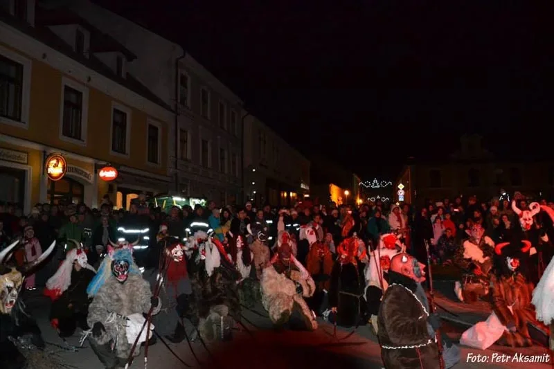 Pekelná tradice v Nových Hradech
