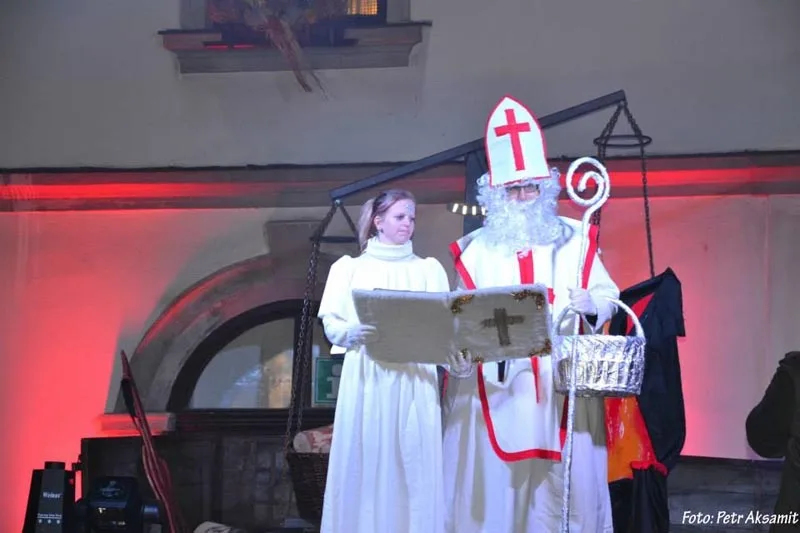 Pekelná tradice v Nových Hradech