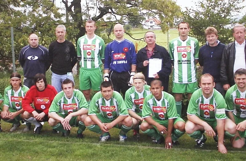 V dresu českokrumlovského A týmu (v dolní řadě čtvrtý zprava)