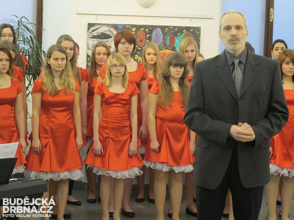 Vernisáž výstavy pořádané k výročí 120 let od založení ZŠ a MŠ J. Š. Baara