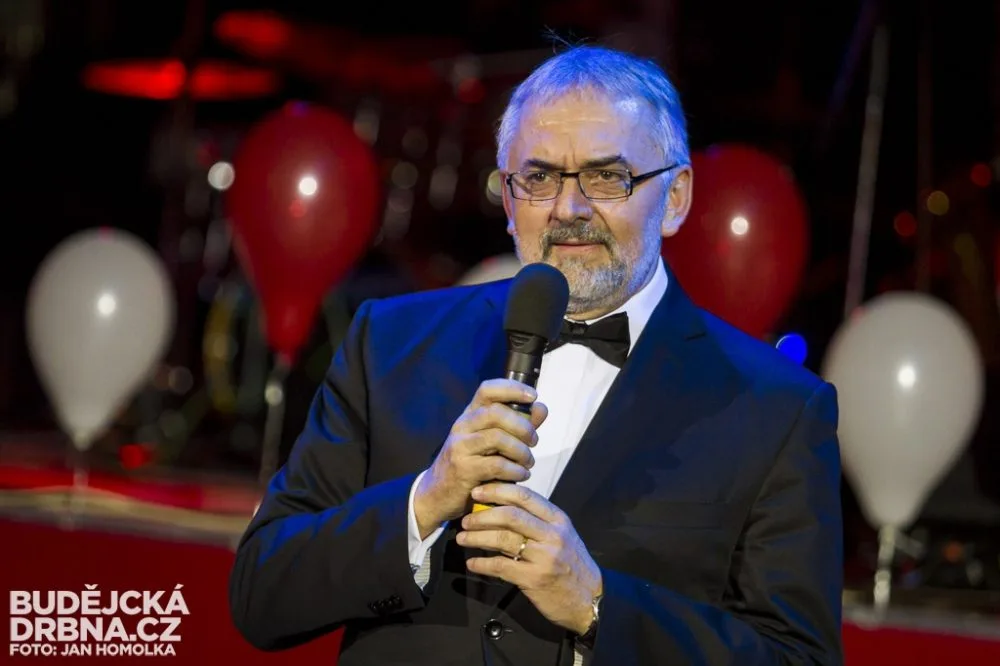 Reprezentační ples Jihočeské univerzity 2014