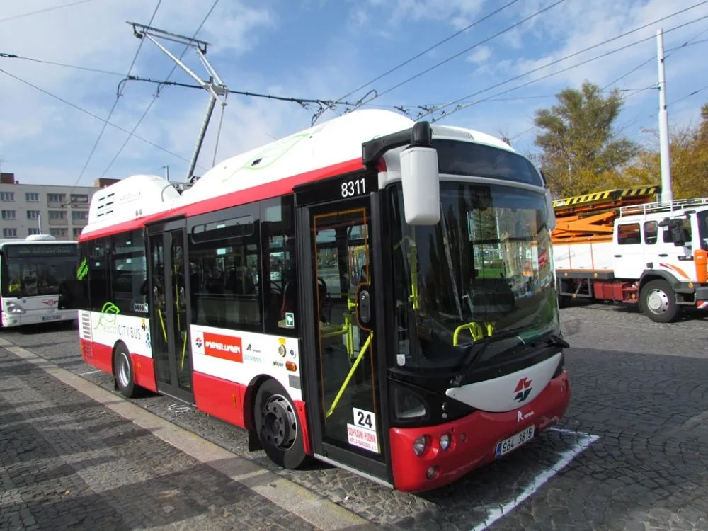 Elektro Siemens-Rampini na zkušební jízdě v Pardubicích