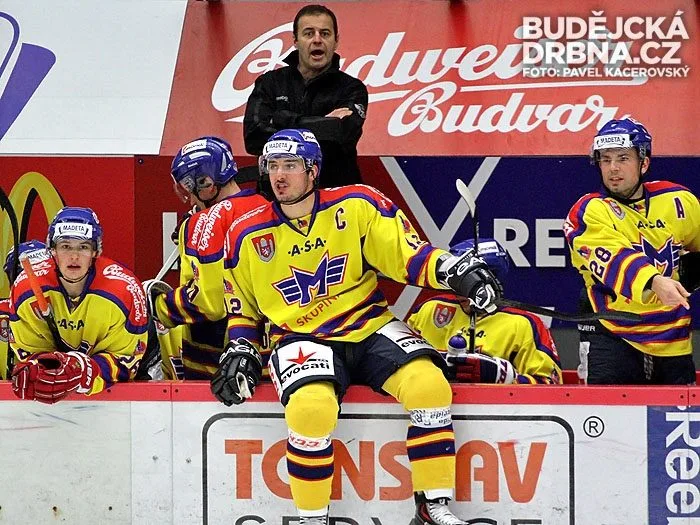 Motor porazil Litoměřice těsně 2:3. Na snímku zprava střelci dvou rychlých branek Petr Šachl a Aleš Kotalík