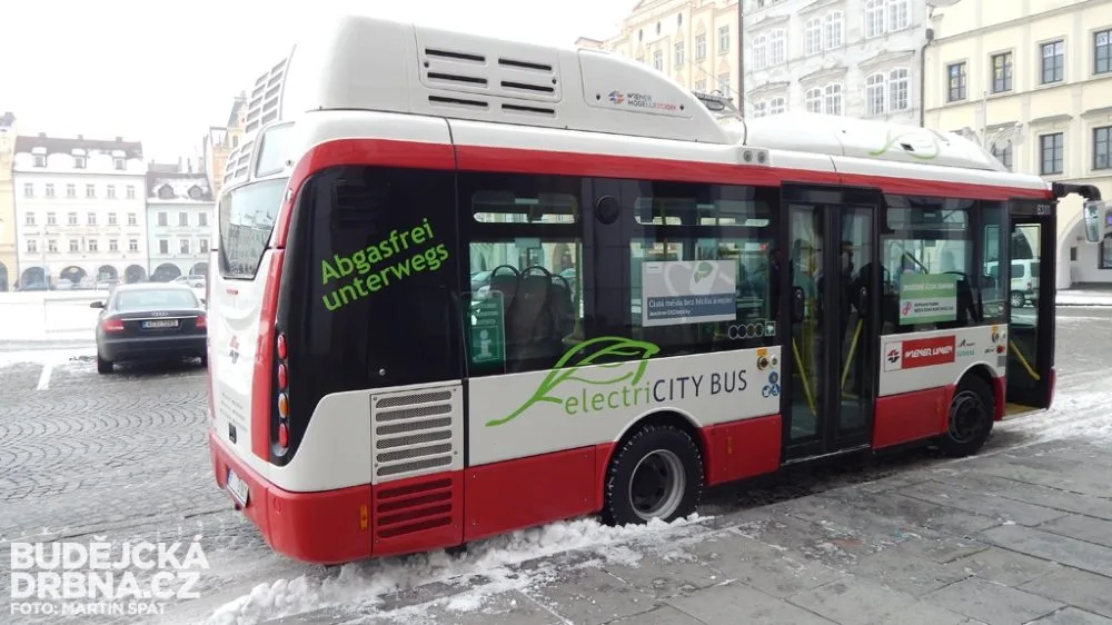 Elektrický autobus Siemens-Rampini na testovací jízdě v Budějcích